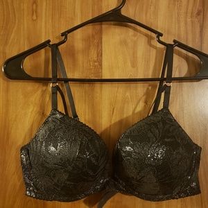 VS add 2 sizes bra